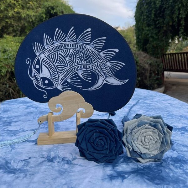 Miao ethnic group batik - decorated fan - Image 3